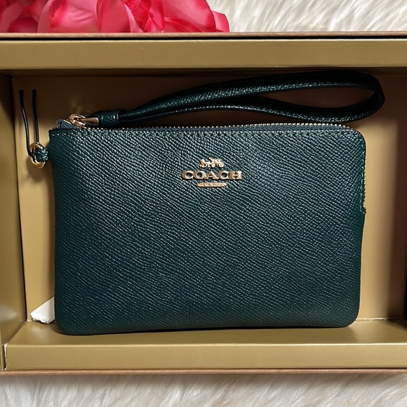 Boxed Corner Zip Wristlet In Signature Leather - Picture 5 of 8